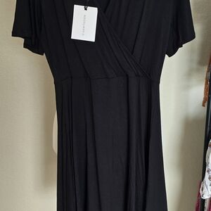 41 Hawthorn Elegant Black Midi Dress